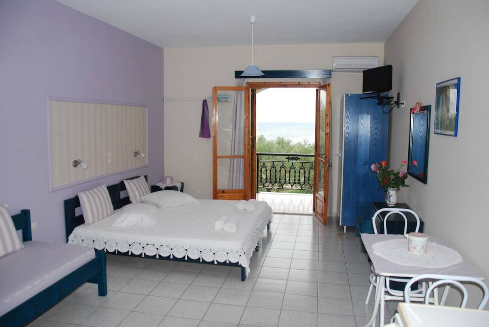 Kavos Psarou Studios & Apartments 2