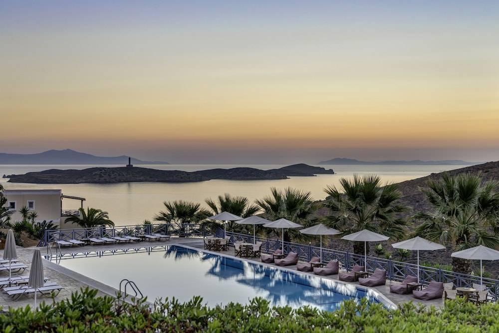 Sunrise Beach Suites 1