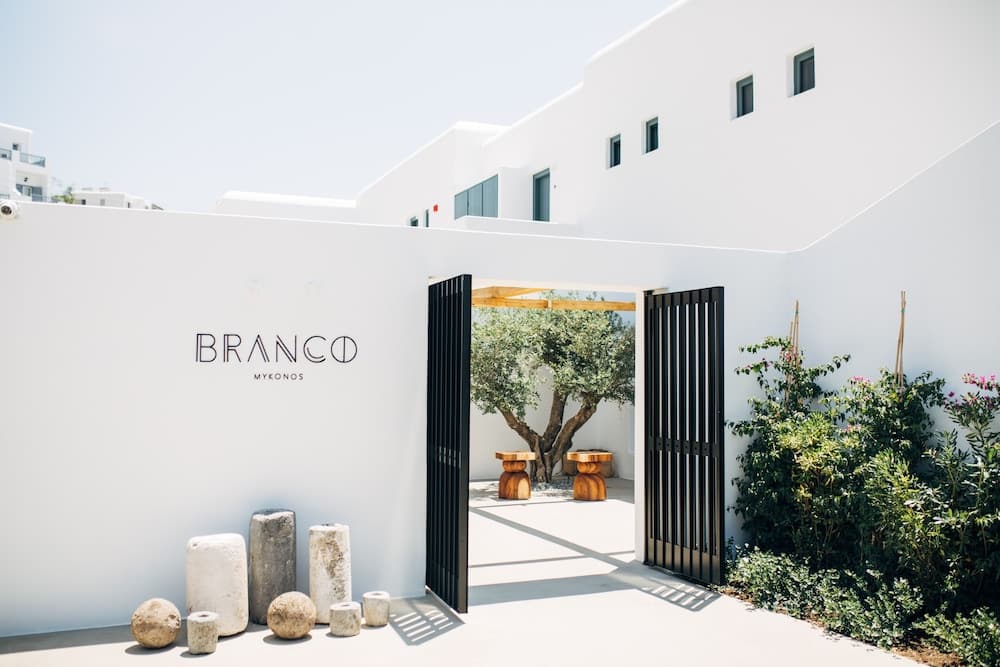 Branco Mykonos 2