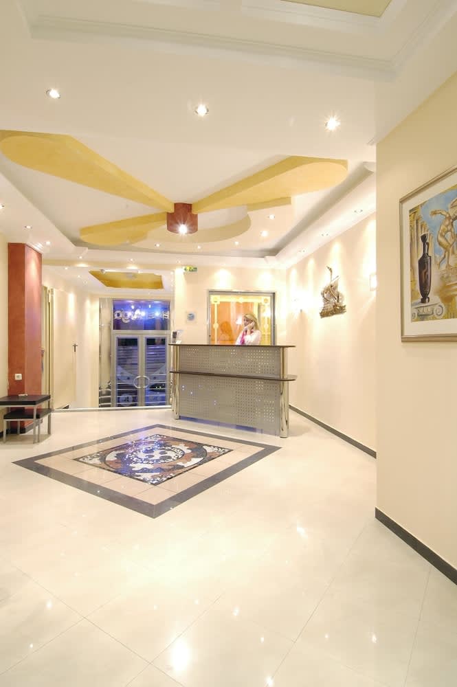 Argo Hotel Piraeus 1