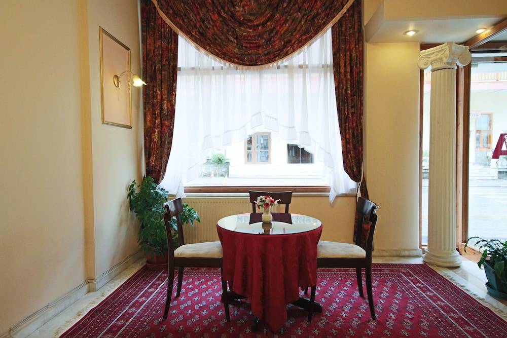Alexiou Hotel 2
