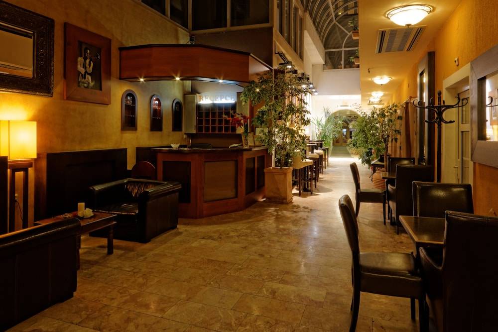 Enjoy Inn 2