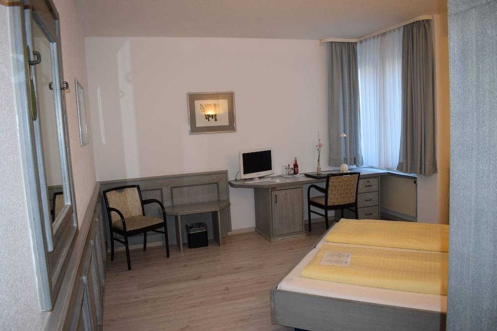 Avenue Hotel 1