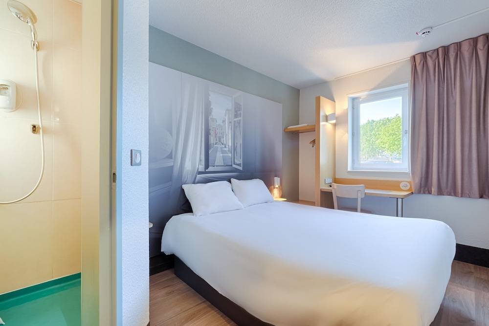 B&B HOTEL Aix-en-Provence Pont de l'Arc 1