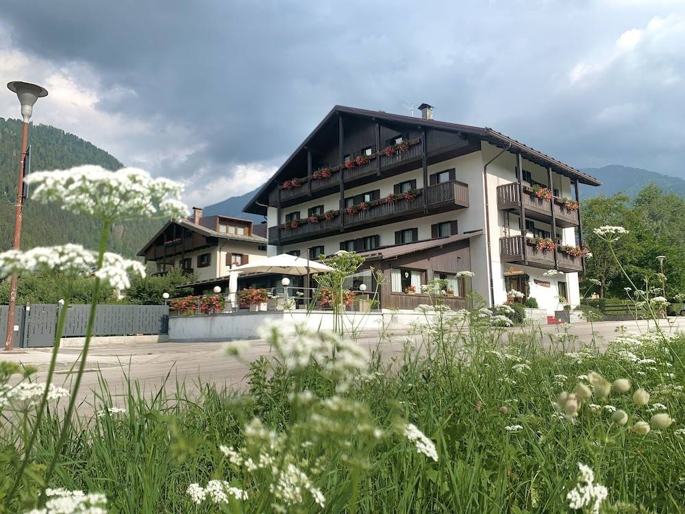 Hotel Ferrari 1