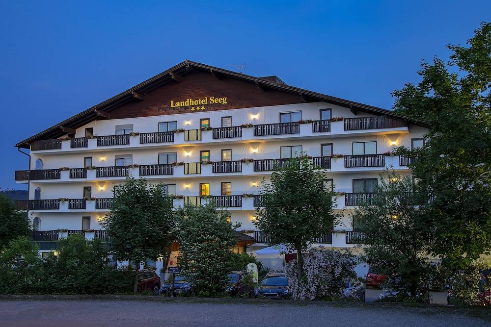 Landhotelwohnung in Seeg 1