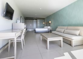 HD Beach Resort & Spa 3