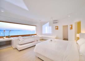 Saint John Hotel Villas & Spa 3