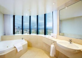 Crowne Plaza SURFERS PARADISE by IHG 2