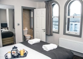 Base Serviced Apartments - Sir Thomas Street 4