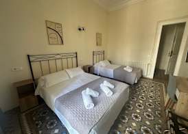 Hostal Balmes Centro 3