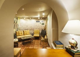 5 Vintage Guest House 3