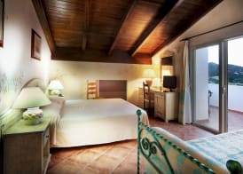 Colonna Beach Hotel Marinella 4