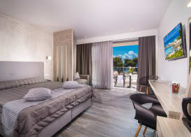 Lagomandra Beach Hotel 5