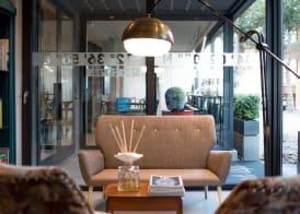 Up Hotel 5