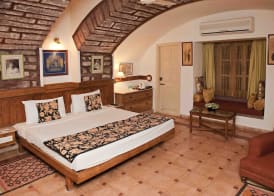 WelcomHeritage Bal Samand Lake Palace 5