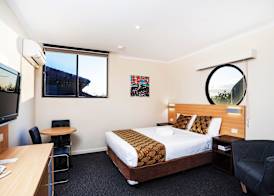 Mahoneys Motor Inn 4