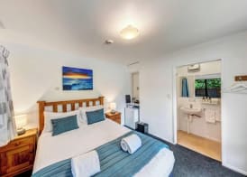 Lochmara Lodge - 20mins by boat from Picton 2