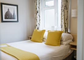 Red Mullions Guest House 5