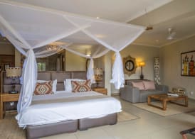 Victoria Falls Safari Club 4