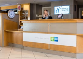 Holiday Inn Express LONDON - LUTON AIRPORT by IHG 2