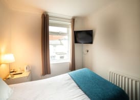 The Douglas Hotel 4