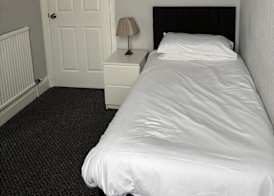Ashwood Hotel 2