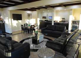 Best Inn & Suites 2