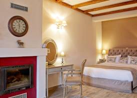 AlmondHouse Suites with Fireplace - ADULTS ONLY 5