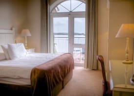WatersEdge Hotel 4