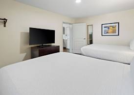 Fargo Inn and Suites 5