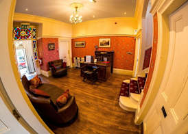Farnley Tower Guesthouse 3