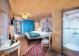 Cappadocia Fairy Chimneys Selfie Cave Hotels - Balloon View Experience 3