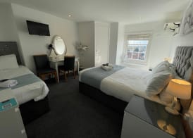 The Jubilee Hotel East - with NEWLY REFURBISHED SPA FACILITIES - GAMESPIT - AND SMOKEHOUSE 3
