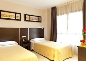 Hostal Avenida Barajas 2