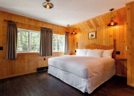 Pine Bungalows 4