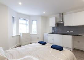 Radstock Road - Room 1b 2