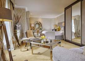 Hayfield Manor 5