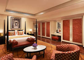 Taj Santacruz 4