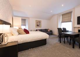 Royal Princes Suites 3