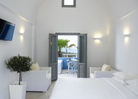 Aurora Luxury Suites 5
