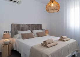 Sur Suites La Dorada, centricos soleados a pocos metros de la Playa y con Parking Opcional 3