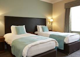 Red Lion Hotel by Greene King Inns 5