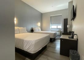 King Hotel Brooklyn Sunset Park 4