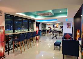 Jomtien Beach Sleep Inn - Steps from Beach & Market 2