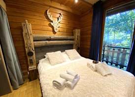 LE RENNE Chalet en bois au calme avec SPA Jacuzzi 3