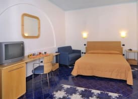 Hotel Aura 2