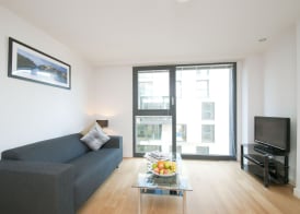 Cleyro Serviced Apartments - Finzels Reach 5