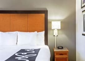 La Quinta by Wyndham Tucson Airport 4