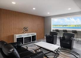 Anchor Inn & Suites, BW Signature Collection 5